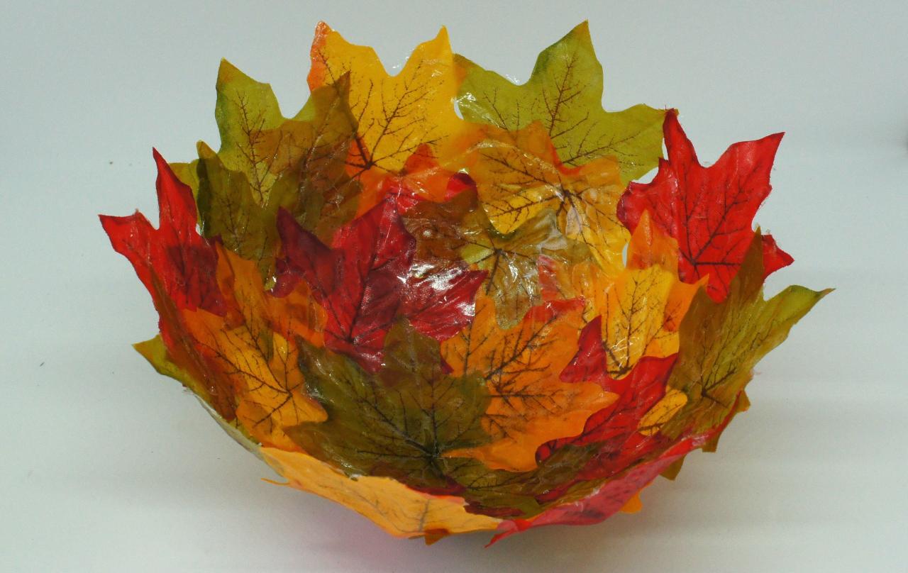 DIY Fall Decoration: How to Craft a Gorgeous Autumn Leaf Garland